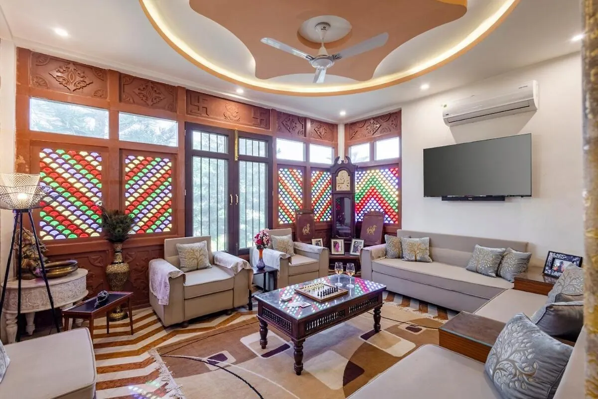 Abhimanyu Mansion Emerald 1-Room Retreat With Common Outdoor Dining Area & Garden Ουνταϊπούρ 0*,  Ινδία