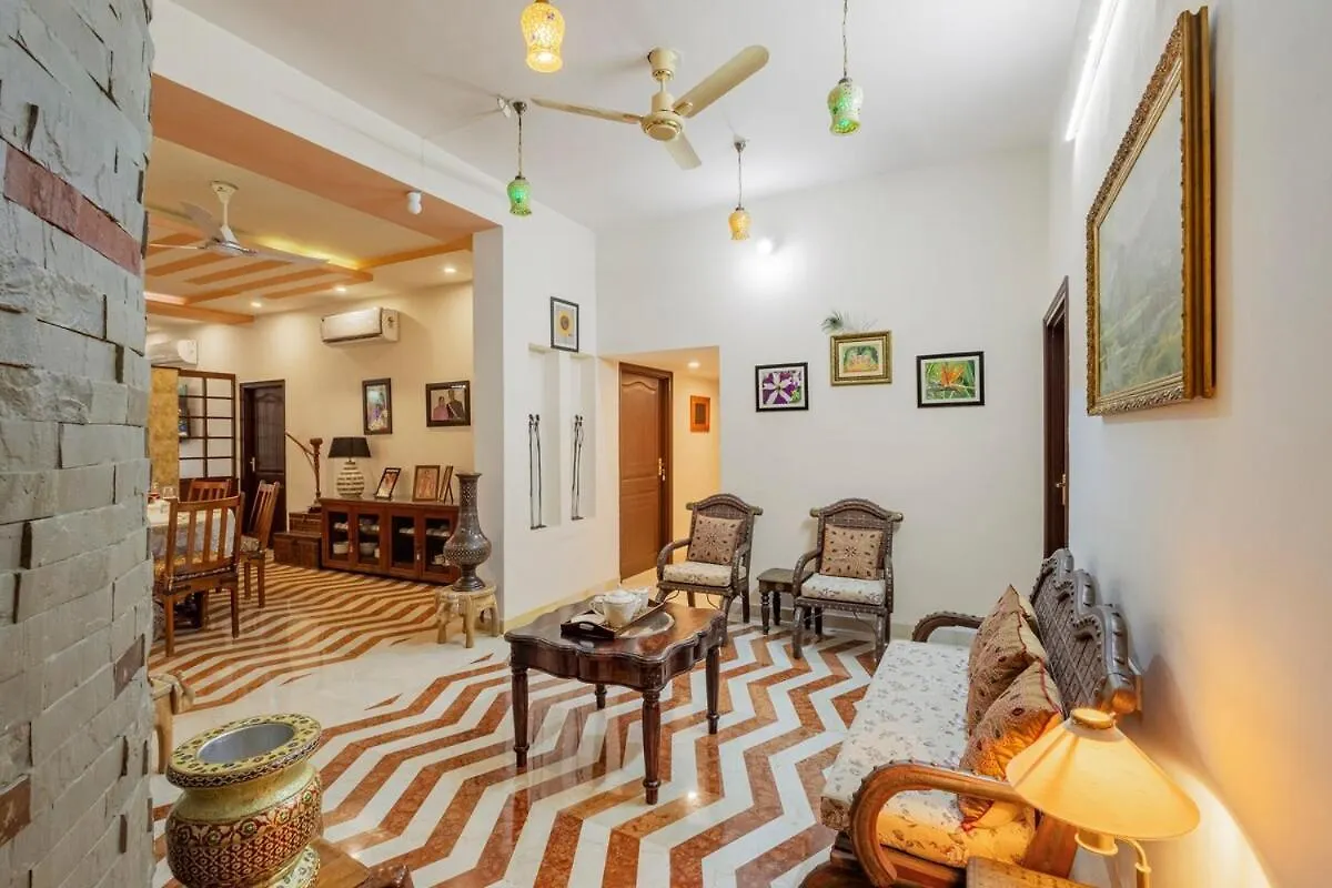 Abhimanyu Mansion Emerald 1-Room Retreat With Common Outdoor Dining Area & Garden Ουνταϊπούρ 0*,